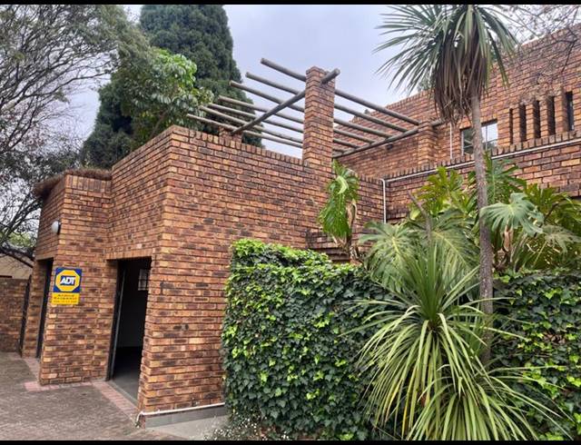 3 BEDROOM TOWNHOUSE FOR SALE IN WATERKLOOF